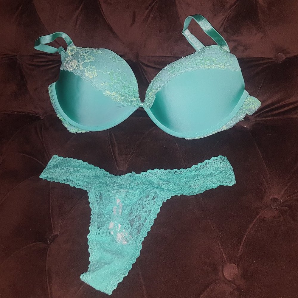 Victoria's Secret Seafoam Green Bra Panties Set